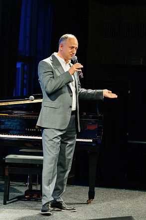 THE FUTURE WITHIN: Лидерство в новой архитектуре времени.