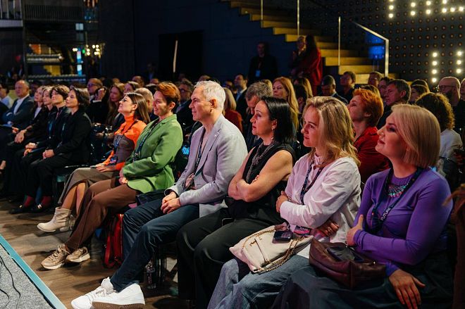 THE FUTURE WITHIN: Лидерство в новой архитектуре времени.